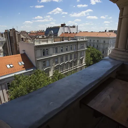 Rooftop Gæstehus 2*